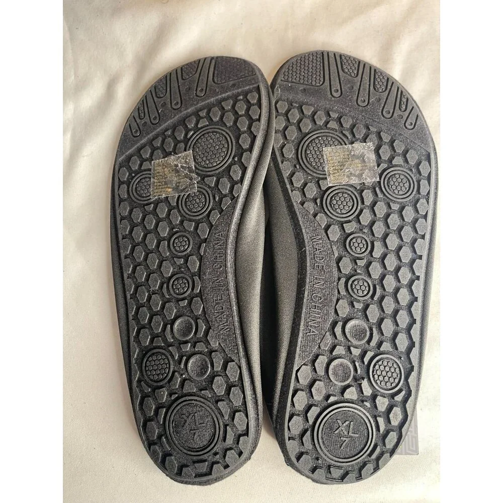 New Boys Tek Gear Flex Water Socks Size‎ XL 7